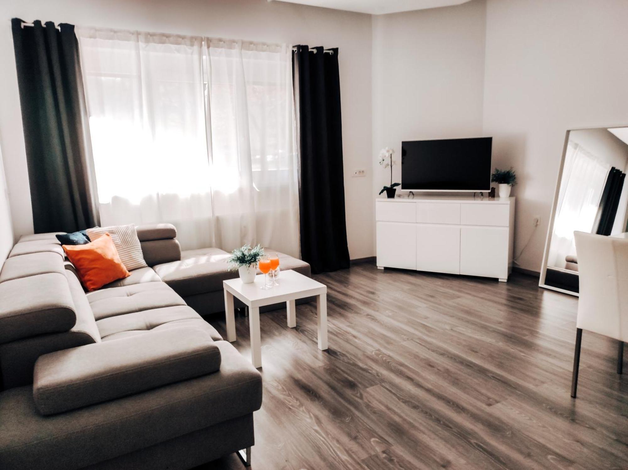 Apartment Kino Ljubljana Bagian luar foto