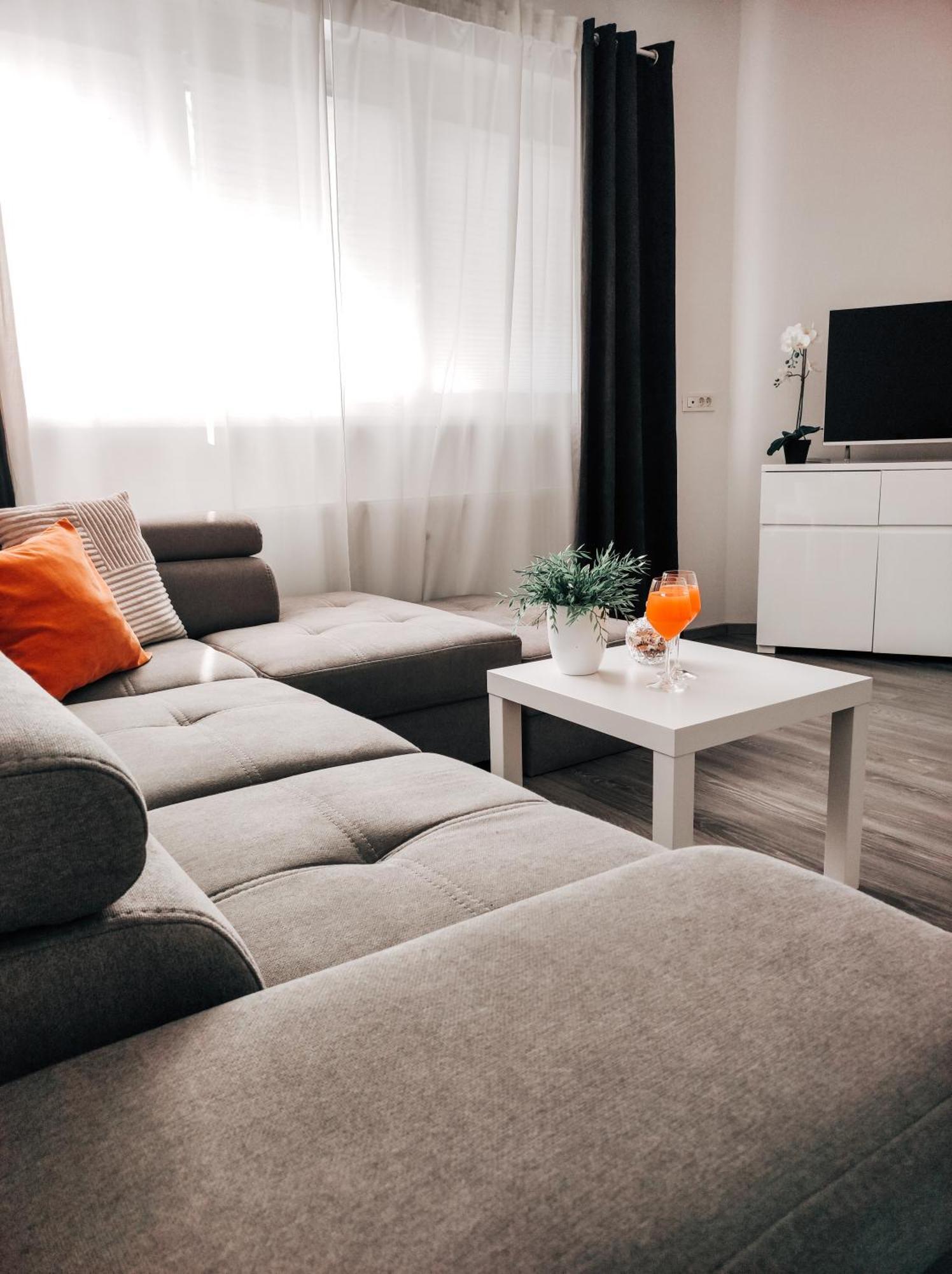 Apartment Kino Ljubljana Bagian luar foto